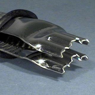 Kliešte - zavretý trojoblúk zvlnený PME TC602