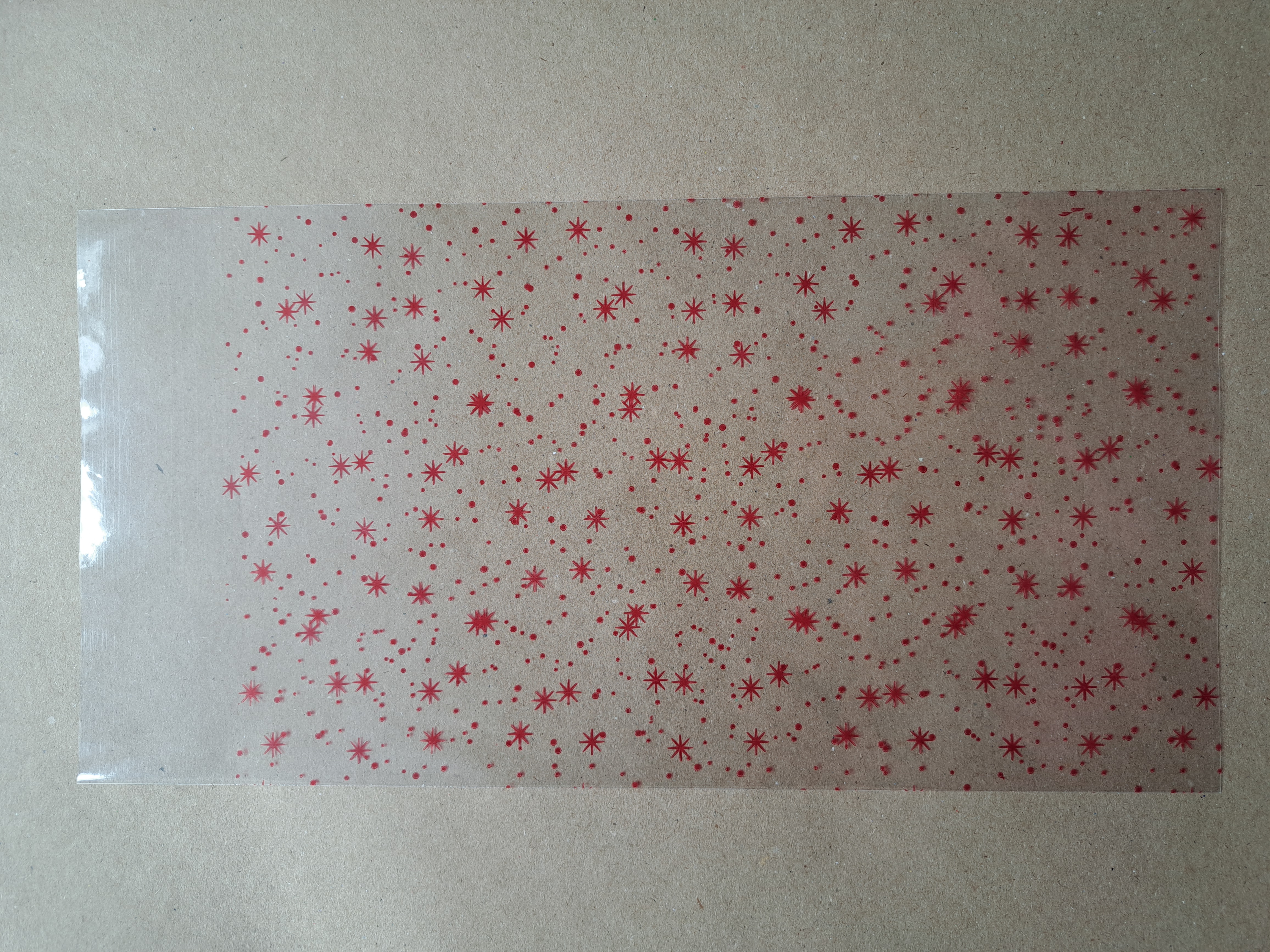 Sáčky na balenie 18x35cm hviezdy červené 10 ks 